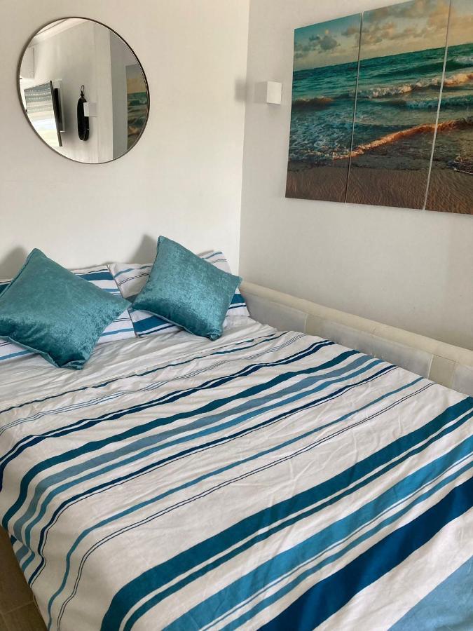 Renovated Modern Elegant Studio With Sea View Apartment *