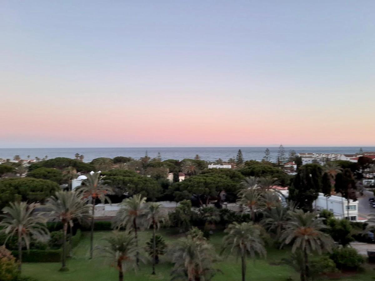 Renovated Modern Elegant Studio With Sea View Apartment *